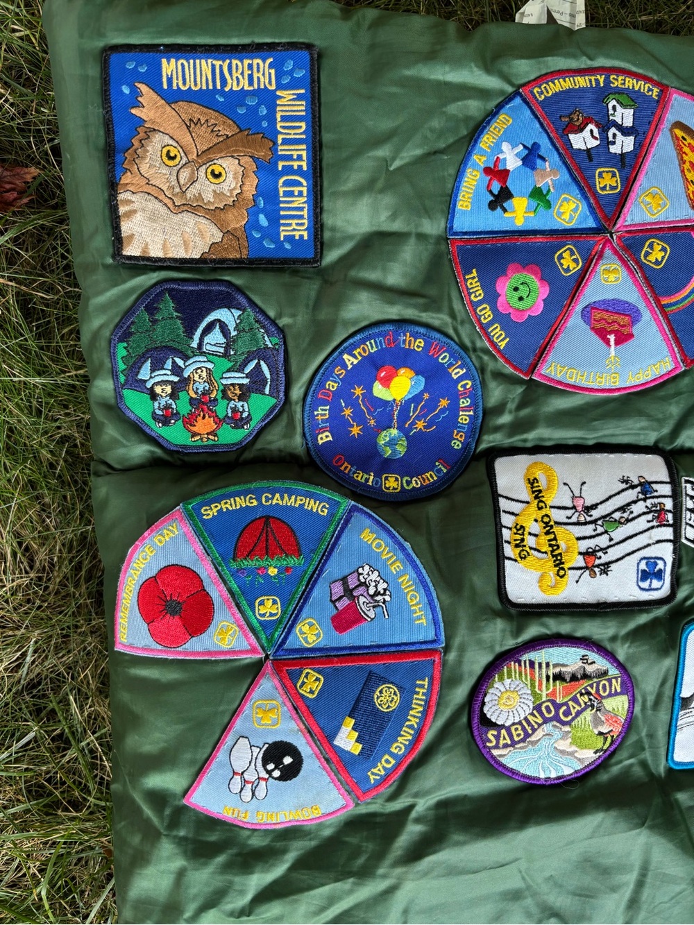 Vintage Northern Escape Sleeping Bag 20+ Rare Girl Guides Canada Travel Patches - Picture 4 of 16